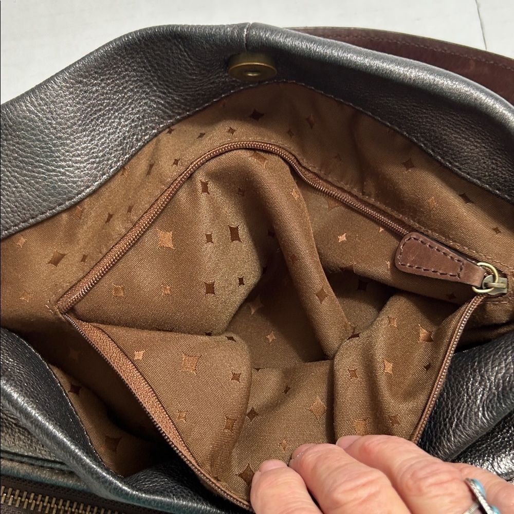 FOSSIL MADDOX EXPLORER HOBO METALLIC GRAY LEATHER SHOULDER BAG - Picture 10 of 16